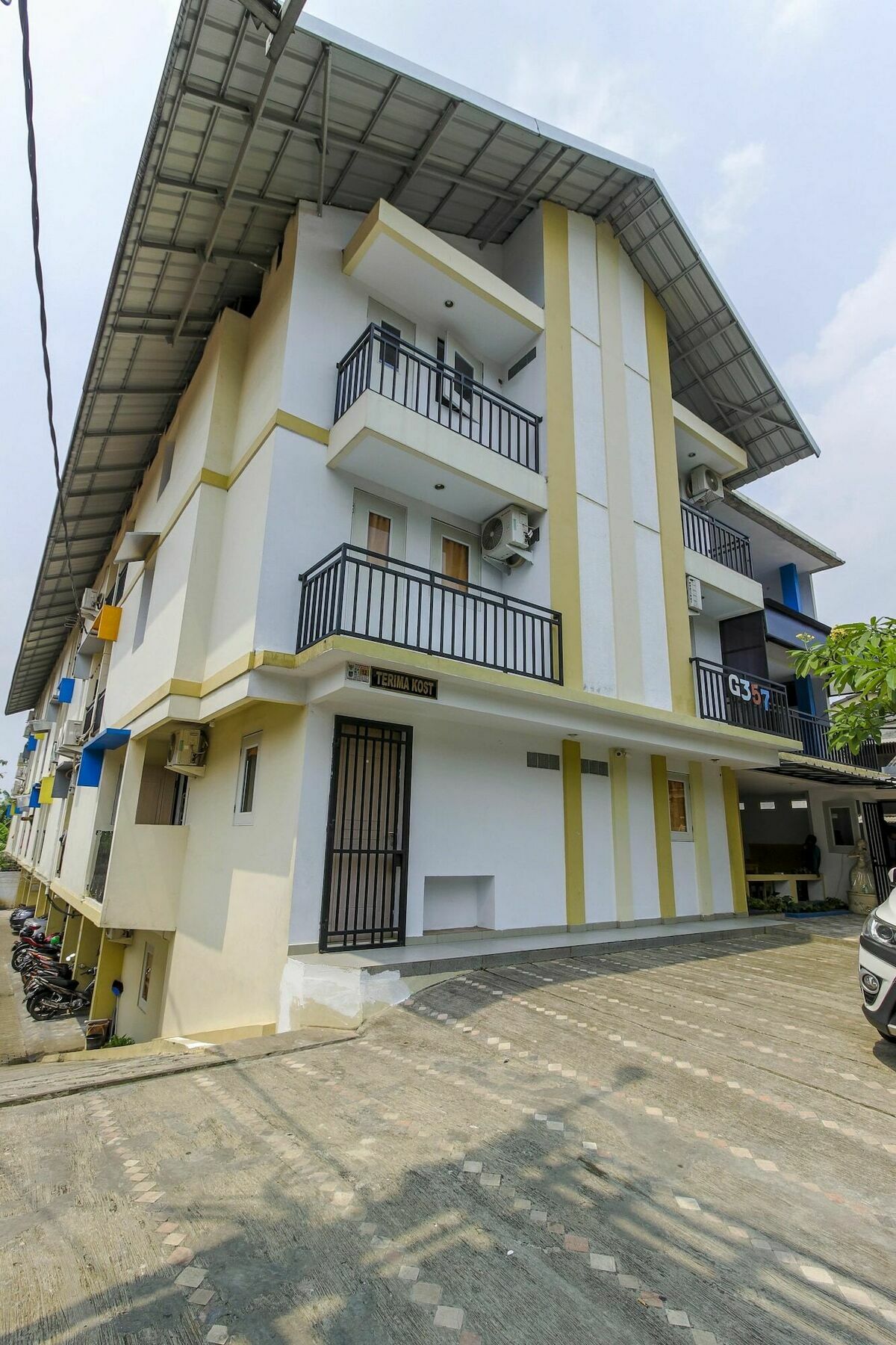 G357 Near Margo City Depok Ngoại thất bức ảnh